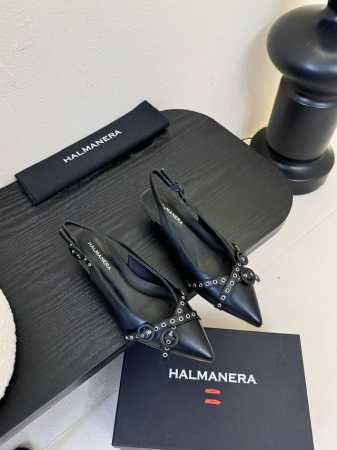 Halmanera25春夏新款猫跟尖头扣带后空凉鞋！超级舒服的一款凉鞋！个性十足的潮味、让人一上脚就基本没有想脱下来的节奏！精工细作，无论是工艺上的还是舒适度， - 点击图像关闭