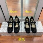 Carel 法式经典复古玛丽珍鞋 来自法国的一款小众品牌 小方头 超粗鞋跟 上脚特别舒适 特别好搭配 材质 鞋面头层牛漆皮 羊皮内里及垫脚 真皮大底 有4Cm