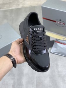 工厂p价p 实价 高版本 官网爆款上市， 潮牌 普拉达prada 主推爆款，前卫百搭时尚男鞋私版开模，牛皮面拼接1：1复刻..时尚干脆、原版进口牛皮内里牛皮垫脚