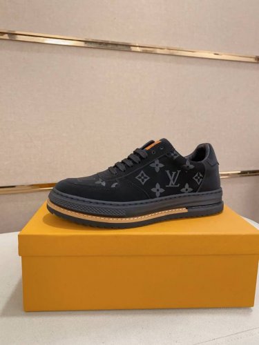 工厂价 louis vuitton 路易威登 lv 新款专柜同步发售，鞋面意大利进口头层牛皮，全进口羊皮内里，完全1比1复刻，鞋底：原厂特供原版底，独家活动成型