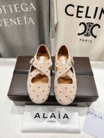 高版本出厂 独家新品 Alaia 阿莱亚25Ss 走秀款糖果色平底芭蕾舞鞋 最近超火的一款平底鞋 章小蕙同款 甜酷芭蕾风 人气超高的一款芭蕾舞鞋，浪漫又迷人 舒
