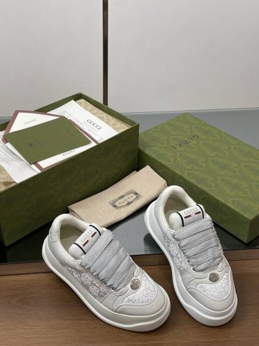 Gucci Screener系列G G水晶运动鞋 厚底胖丁 430顶级代购级别古奇2025S早春新款 这款全新运动鞋以20世纪70年代的经典运动鞋为灵感打造，巧