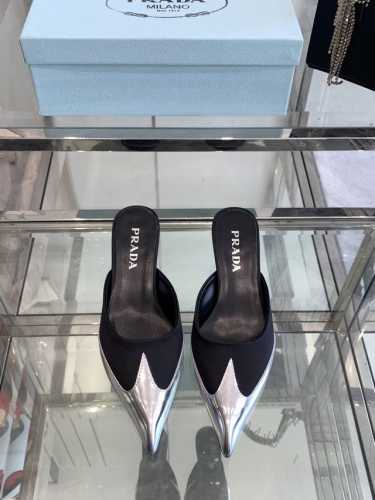 PRADA普拉达 2025ss新品T台秀场穆勒鞋 真丝尖头系列 顶级版本 prada25“T台秀款”,主推热卖款式，真丝材质搭配TPU穆勒系列春夏单鞋凉鞋系列