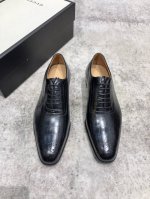 Gucci 男士经典牛津鞋男士商务正装皮鞋 经典款 极致艺术 全鞋采用进口饮奶牛牛皮 牛皮面 精挑细选 毛孔细腻 光泽度极好 质感柔软 韧性强耐穿不易变形 杏色