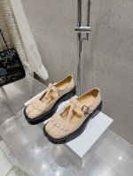 Maisom Margiela mm6马吉拉经典分趾乐福鞋 这双热度超高的单品 必须人手一双入手了 不能错过的单品 炸裂了 独家原版购入开发 不能错过的一款 鞋