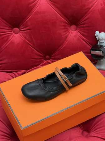 独家实拍 顶级版本 Hermes Ss24 New Arrival～ H家2024秋季｜芭蕾舞鞋新品 主打一个好穿舒适，质感高级感拉满 鞋面：进口小羊皮 内里： - 点击图像关闭