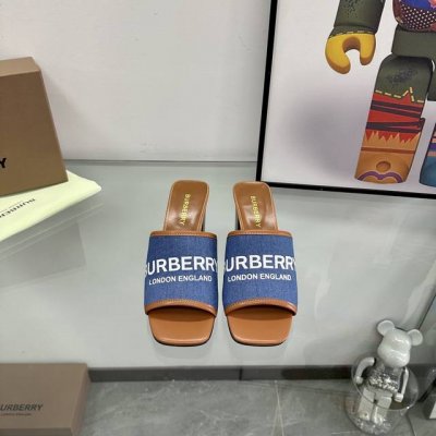 新品上架Burberry 巴宝莉粗跟，平底拖鞋渠道货 硫化一脚蹬巴宝莉拖鞋 必须专柜一致！ 鞋面采用巴宝莉牛皮， 羊皮内里及垫脚，原版开模扣子， 极致柔软的皮革