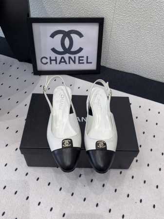 Chanel新款早春凉鞋 高版本出货 永不褪去的经典元素 与众不同穿搭风格 夏季必入款 进口羊皮鞋面 羊皮内里垫脚 意大利真皮大底 Size: 35-39 40 - 点击图像关闭