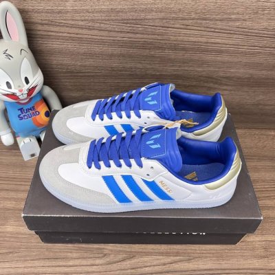 顶级版本Adidas Originals Samba 德训低帮板鞋情侣款 白灰蓝 货号: Id3550 包装:全套得物配件毒盒配纯棉袜子一副。 码数:36 36