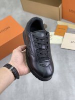 工厂P价P 实价 Louis Vuitton 情侣款 原单 新款Lv路易威登 * 顶级版本 Lv经典潮鞋！选用进口原版牛皮 原版内里.最新款原版耐磨Tpu大底！