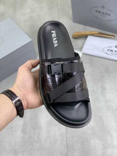工厂P价P 实价 Prada 普拉达新款休闲拖鞋，原版官网、完美做工 透射出一种尊贵奢华，于普拉达高端超凡工艺中升华其奢侈定义。原版组合大底，码数：38-44