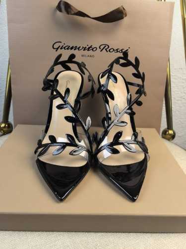 厂批 吉安维托 罗西 Gianvito Rossi 最新蔓藤月桂叶跟鞋 10.5 8.5 5.5Cm 露趾凉鞋搭配细高跟，性感而精致。 吉安维托 罗西 Gian
