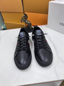 出厂价p 范思哲 新款 精品休闲鞋 原版高品质鞋面进口拼接制作 真皮内里加厚乳胶鞋垫版型时尚 动感十足原版芬迪舒适大底 简洁大方运动休闲 码数38-44X
