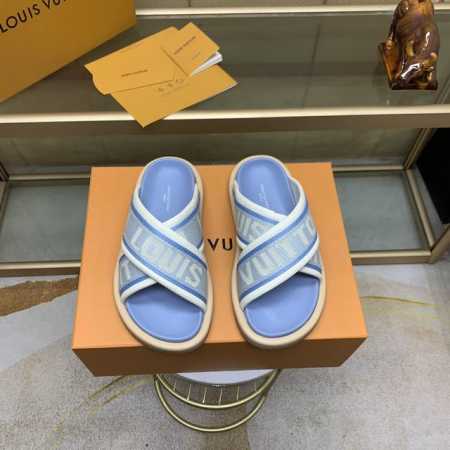 高品质LV专柜同步新款 牌奢品男士拖鞋，休闲宽松舒适型。头层牛皮压花纹上图片必爆款。码数36–46。大量现货 - 点击图像关闭