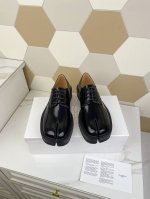 出厂女 男30 Maison Margiela马吉拉23Vs春夏新款分趾厚底乐福单鞋系列 厚底分趾系带单鞋 原版一比一打造舒适度 包裹性都比较好 个性十足 很好