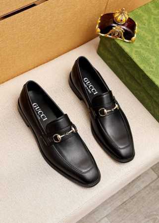 商品商标：Gucci 古驰 休闲皮鞋 正码码数 39-44 38.45.46订制 商品材料：精选 进口头层小牛皮鞋面+奢华五金扣，进口羊皮内里。强烈立体视觉效果 - 点击图像关闭