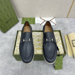 G家新品 Gucc* 古-驰 马衔扣男士乐福鞋 便鞋 官方售价 Rmb ,900 这款单品出自gucc* Lido系列，设计灵感源自意大利海岸的夏日风情和海滩俱