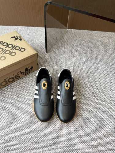 Adidas 阿迪达斯 25Ss春夏新款 跆拳道鞋 休闲鞋 简直就是球鞋界的“流量收割机”搭配阿迪达斯三条纹元素 这种配色真的爱了 舒适百搭为主打 瞬间让你的穿