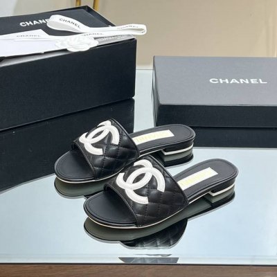 主推款 顶级品质！Hanel香奈儿 经典款 粗跟中高跟菱格双C扣拖鞋 一系列实穿的日常必备款式，可随心搭配，打造多样风格，鞋身不规则菱格双.C构成，每一个角度都