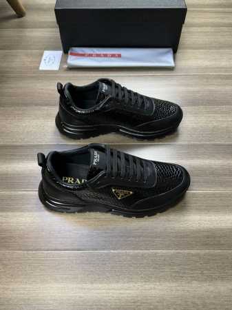 Prada 普拉达 -高端品质 原单 -鞋面：进口纳帕小牛皮、石头纹小牛皮、鞋身品牌金属扣件 -内里：水染牛皮 -大底：超轻tpu发泡 橡胶；双色成型大底 -超 - 点击图像关闭