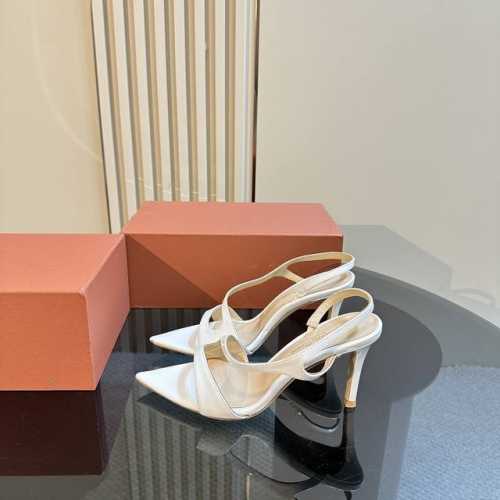 gianvito rossi 2024 新款凉鞋顶级版本代购品质！高跟尖头漆皮凉鞋。尖头设计充满时尚感，尽显优雅气质。漆皮的光泽亮丽夺目，如同镜面般反射着光芒。