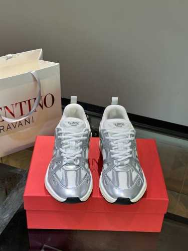 Valentino P: Size：39-44 38.45.46定做 Valentin* 华伦天奴2024早秋系列vlogoeasyjog运动鞋，新款配色真的好