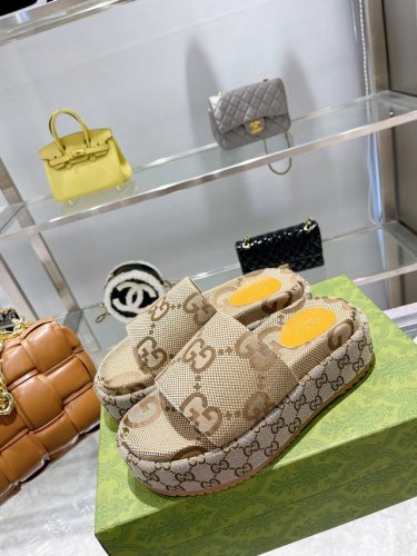 p直销 古奇Gucci高版本最新限量厚底拖鞋 发售 购入正品开发 . 材质.工艺与原版一致 鞋面：原版提花工艺 内里：混种羊皮 大底：意大利私模大底 码数：35