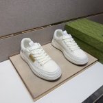 出厂价Pp 古～ 男士休闲鞋 2025Z柜同步发售 码数:39-44# 2个颜色鞋面选用多材质拼接网布内里，舒适透气，鞋底：原版舒适耐磨大底，实物拍摄实物更赞