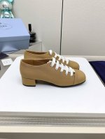 出厂 高版本 Prada普拉达 25 春夏 走秀 新款绑带镂空鞋带玛丽珍粗跟单鞋今年的绑带元素超级火真的好时髦颜值和舒适度这块都把我吃的死死的！可盐可甜的娃娃头
