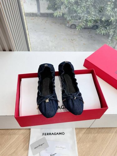 所见即所得G006代购级 原版一比一复刻顶级Ferragamo菲拉格慕女士新版Vara铭牌芭蕾舞平底鞋上脚果然更惊艳~蝴蝶结芭蕾鞋，集美感与于一体的平底鞋，非常