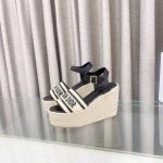 迪奥 Dior 2025春夏新款 Ivieta Dway 厚底脚环绑带拼色女鞋 Cd字母Logo立体刺绣草编坡跟圆头露趾凉鞋 材质:鞋面进口电绣高温水溶棉质科技