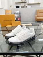 顶级代购 路 炸街爆款运动板鞋专柜同步，鞋面意大利进口牛皮面料，高品质涂鸦缤纷色彩复杂工艺品，进口舒适网布内里垫，鞋底 原厂特供原版底，Tpu独家活动成型底超级