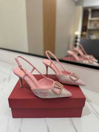 出厂价： Valentino 华伦天奴推出全新烫钻系列，烫钻款Vlogo后系带高跟鞋尖头V扣凉鞋。上脚非常修脚型 重点是很好非常好驾驭 不磨脚不累脚 行走神器！ - 点击图像关闭