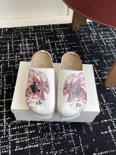 代购级 Birkenstock 25Ss 新款厚底 勃肯 包头拖 哪吒敖丙图案款 我就心动了 代购找很久才买到货，真的一鞋难求，真的超级好看，姐妹们给我冲 面料