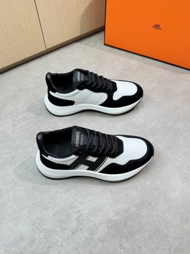 hermes 爱马仕 -高端品质 原单休闲运动鞋 -鞋面：反绒小牛皮、品牌高丝光帆布、鞋身彩印品牌“H”图腾 -内里：混种羊皮，垫脚；水染牛皮 -大底：原版Tp