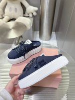 半拖款！顶级版本 Miu Miu 缪缪 春夏新款 厚底帆布休闲鞋 极具辨识度的鞋舌，上脚超级阳光青春！少女味十足，能把休闲鞋打造的如此甜美，只有Miu才能做到了