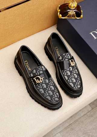 商品商标：Dior 迪奥 休闲皮鞋 正码码数: 38-44 45.46订做 商品材料：精选 意大利进口头层小牛皮鞋面，进口水染牛皮内里。强烈立体视觉效果，增高发 - 点击图像关闭