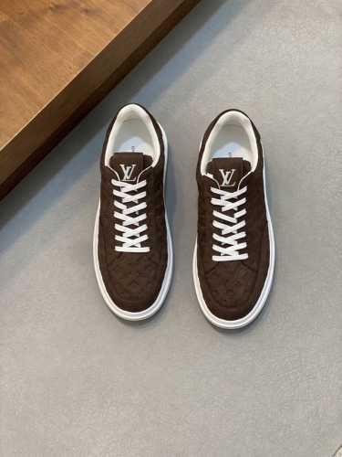 Louis新品男士高端休闲运动鞋｜选用进口头层牛皮｜鞋面立体压纹经典monogram 图案｜原版tpu发泡大底，耐磨舒适｜Monogram 花卉点缀橡胶外底｜头
