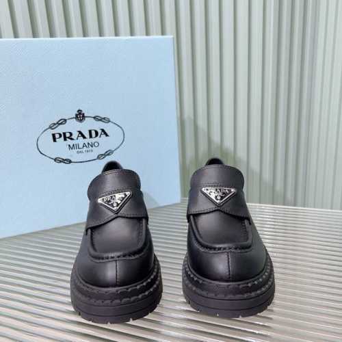 全新大底 普拉达Prada 2024新三角扣厚底乐福鞋 超级耐看 耐穿 瘦腿神器 简约大气 矮子乐 经典三角扣加齿牙厚底 经典时尚不过时，5cm 材质：牛皮面／