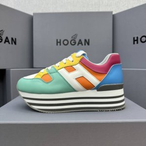 hogan 度假系列新款顶级版现货发售 松糕厚底顶级版 都市新潮休闲风 各明星 博主推荐 时尚百搭风格百变！原版楦型 原版大底一比一为你打造 值得推荐！ 鞋面采
