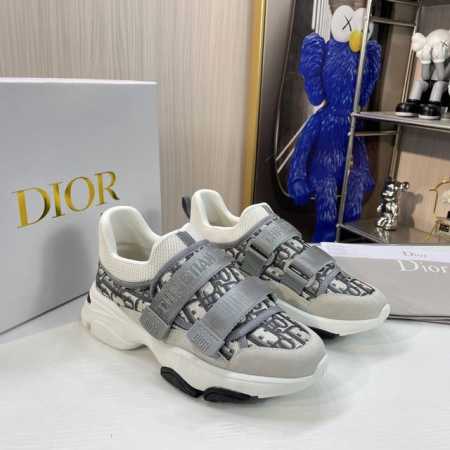橙子出厂价 Dior 迪奥 魔术贴休闲运动鞋 增高厚底老爹鞋 完美复刻 版型超级正 鞋面对原版科技面料迷彩 质感超好 牛皮垫脚 原版魔术贴织带可调节 松紧 对原 - 点击图像关闭
