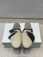 p半拖 P单鞋 Brunello Cucinelli 新款草编织Bc平底半拖 单鞋 Bc很有品味！配上一双袜子穿也很不错，搭配牛仔裤穿也好看！ 作为女性最爱的品