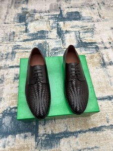 bottega Veneta～ 码数：38-45 Bv官网同步新品高端系列休闲皮鞋，采用进口小牛皮设计，搭配手工编织细节，原版奢华真皮大底，纯手工艺，制作顶级高