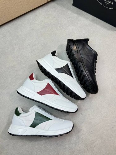prada 普拉达 -高端品质 原单休闲运动鞋 -鞋面：进口纳帕小牛皮、荔纹小牛皮、鞋舌.鞋身；空压品牌Logo -内里：水染牛皮 -大底：超轻Tpu发泡 橡胶