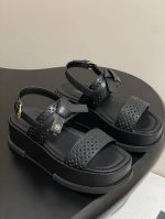 25Ss春夏新款Louis Vuiteeon Lv Maya Flatform 凉鞋防水台厚底凉鞋花卉穿孔镂空凉鞋 本款Maya Comfort凉鞋以漆面牛皮革