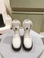 顶级品质 Chanel ss24 new arrival～ 小香2024秋冬新款厚底马丁靴 简约大气的鞋型，鞋面凌格电绣双C标志， 饰以金属五金logo点缀，别