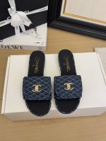现货发售 *25 专柜 正品级 版本！！ 官方目录： 码数：35、36、37、38、39 34 40 41 需要定做跟客服 沟通 跟高:5Cm 2.5Cm 均配