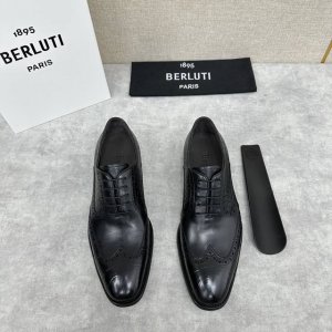 berlut* 布鲁提 新款男士手工擦色正装皮鞋出货 甄选优质进口小牛皮鳄鱼压纹鞋面 手工擦色工艺处理效果 半固特异冷粘工艺 古朴大气 古文压花真皮大底，将皮料