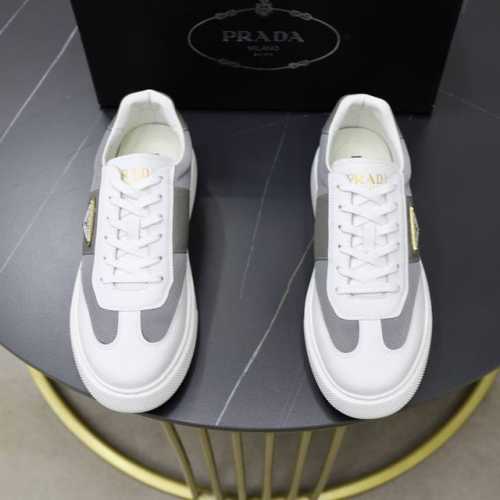 Prada 普拉* -高端品质 原单 -鞋面：进口纳帕小牛皮拼接进口布匹、鞋身车缝品牌图腾、鞋舌空压品牌logo -内里：水染牛皮 -大底：超轻tpu 发泡；成