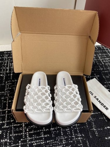 东莞代购级 盒包装 jil Sander 吉尔桑达 25新款渔网编织绳结镂空拖鞋 非常新颖的设计 让人眼前一亮 夏日氛围感渲染十足 鞋面采用超级软且坚韧的皮革编